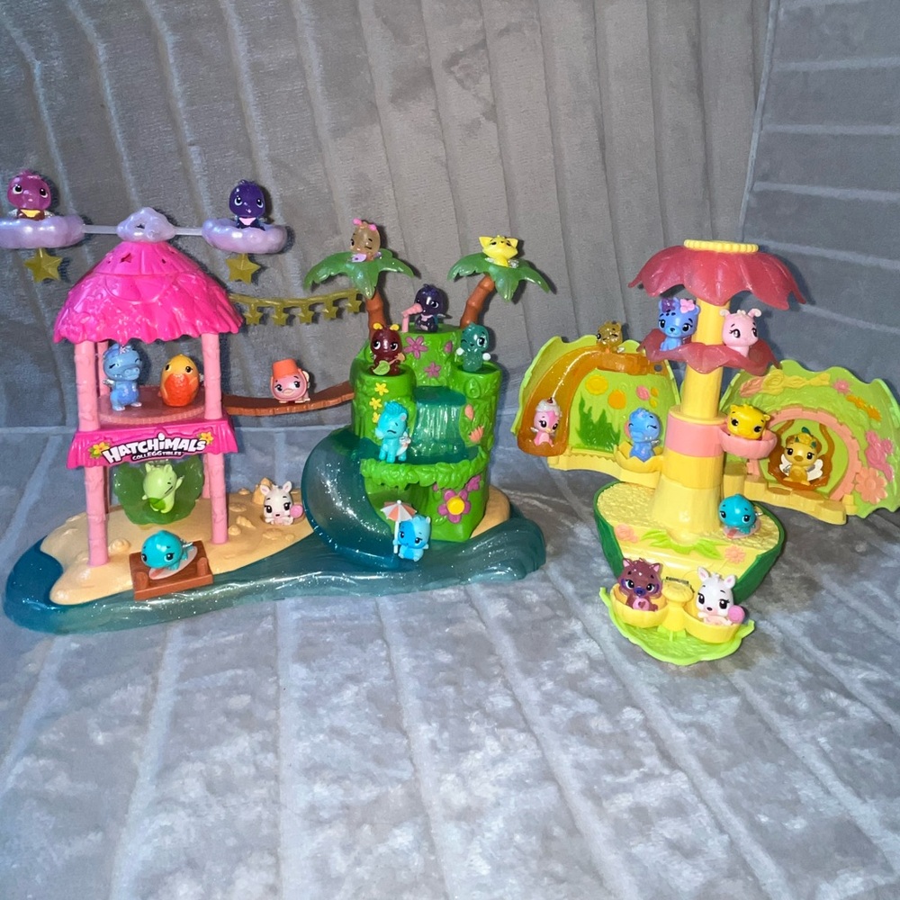 Hatchimals CollEGGtables Tropical Party and Secret Scene Flower